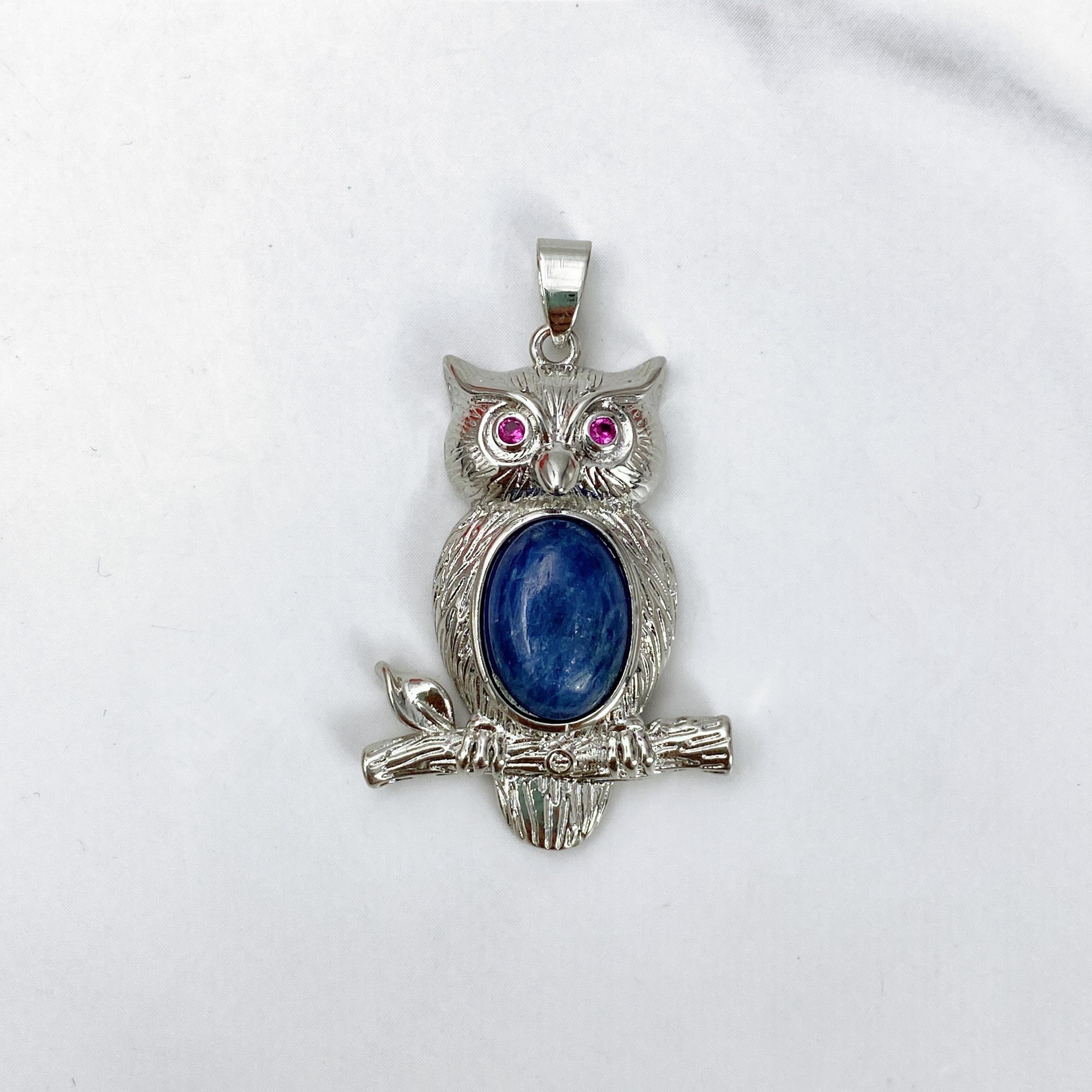 Random Owl Shape Pendant, Natural Gem Healing Crystal